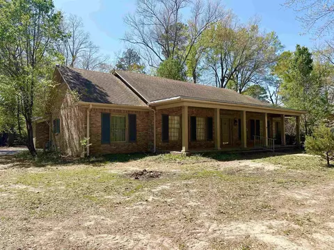 14 Jefferson Pl, Pine Bluff, AR 71603