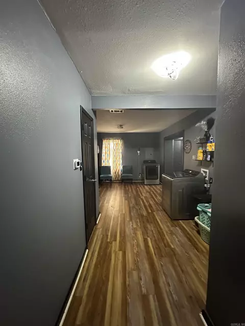 Entry Way - 2707 Colonial Ave, Pine Bluff, AR 71601 photo 2 of 2