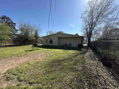 Exterior - 2707 Colonial Ave, Pine Bluff, AR 71601 photo 3 of 4