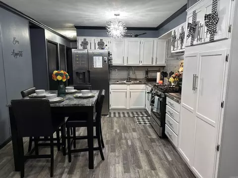 Kitchen - 2707 Colonial Ave, Pine Bluff, AR 71601 photo 5 of 5