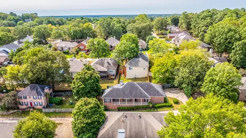 1323 Gleneagles Ln, Little Rock, AR 72211