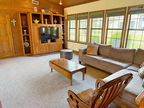 Living - 812 Pitard Loop, Mountain View, AR 72560 photo 2 of 4