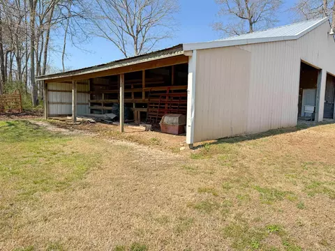 Exterior - 812 Pitard Loop, Mountain View, AR 72560 photo 5 of 12