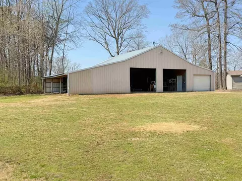 Exterior - 812 Pitard Loop, Mountain View, AR 72560 photo 1 of 12