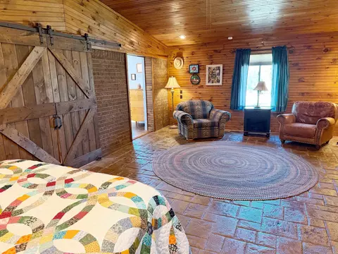 Bedroom - 812 Pitard Loop, Mountain View, AR 72560 photo 3 of 5