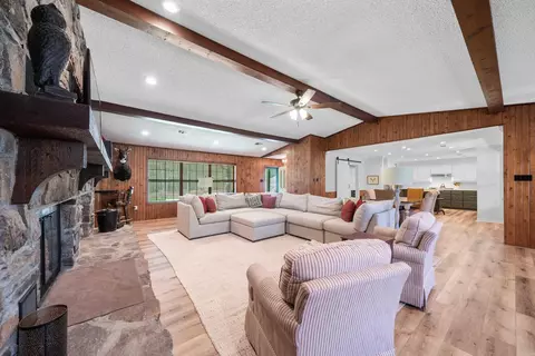Living - 43 Memory Layne, Mount Ida, AR 71957 photo 4 of 6