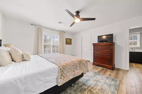 Bedroom - 43 Memory Layne, Mount Ida, AR 71957 photo 2 of 10
