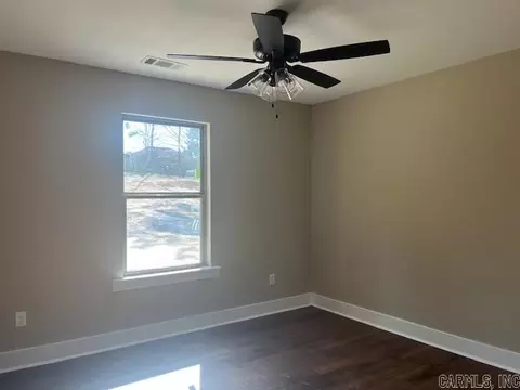 Bedroom - 9635 Perry Rd, Bauxite, AR 72011 photo 4 of 9