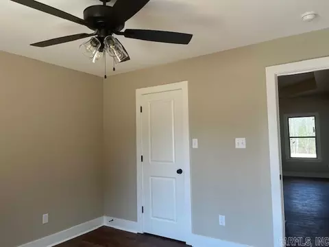 Bedroom - 9635 Perry Rd, Bauxite, AR 72011 photo 5 of 9