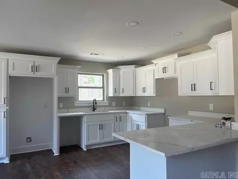Kitchen - 9635 Perry Rd, Bauxite, AR 72011 photo 1 of 1