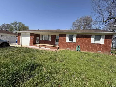 1402 Basil St, Corning, AR 72422