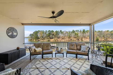 1222 Twin Points Rd, Hot Springs, AR 71913