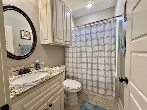 Bath - 3161 Haley Ct, Benton, AR 72019 photo 1 of 3
