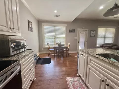 Kitchen - 3161 Haley Ct, Benton, AR 72019 photo 4 of 4