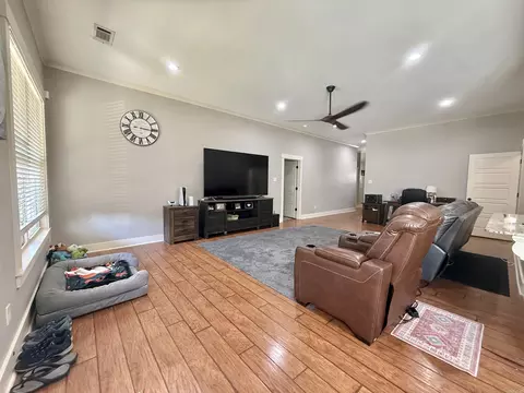 Living - 3161 Haley Ct, Benton, AR 72019 photo 3 of 4