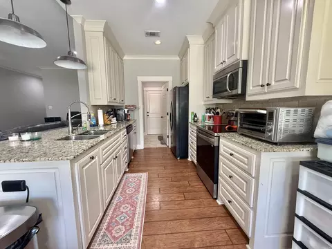 Kitchen - 3161 Haley Ct, Benton, AR 72019 photo 2 of 4