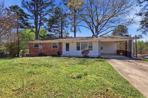 331 Lakeshore Dr, Hot Springs, AR 71913