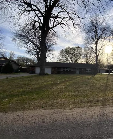 Exterior - 3006 Riverside Dr, Pine Bluff, AR 71602 photo 2 of 6