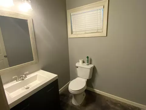 Bath - 3006 Riverside Dr, Pine Bluff, AR 71602 photo 3 of 3
