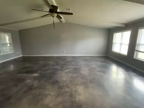 Living - 3006 Riverside Dr, Pine Bluff, AR 71602 photo 5 of 8
