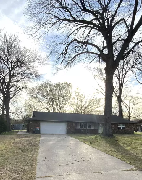 3006 Riverside Dr, Pine Bluff, AR 71602