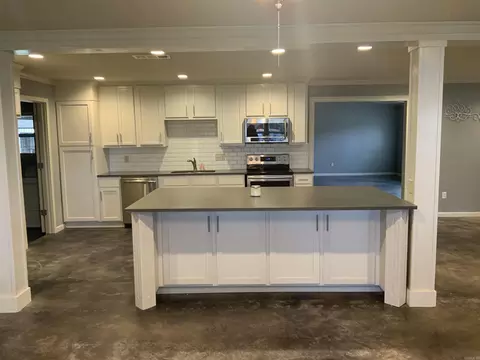 Kitchen - 3006 Riverside Dr, Pine Bluff, AR 71602 photo 1 of 2