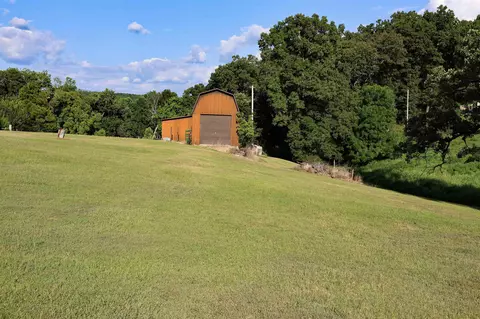 620 Riverview Dr, Mammoth Spring, AR 72554 photo 9