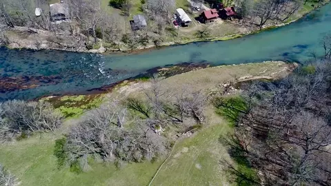 620 Riverview Dr, Mammoth Spring, AR 72554