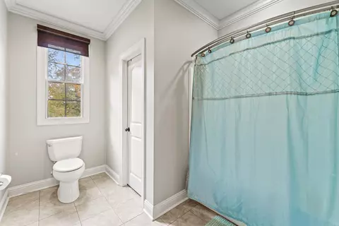 Bath - 1919 Tudor Loop, Benton, AR 72019 photo 4 of 6