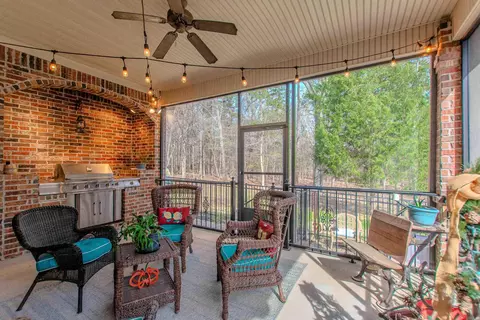 Exterior - 511 Cobblestone Dr, Cabot, AR 72023 photo 5 of 15
