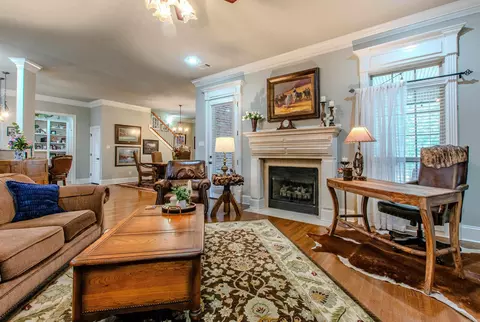 Living - 511 Cobblestone Dr, Cabot, AR 72023 photo 2 of 4
