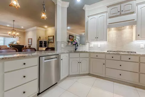 Kitchen - 511 Cobblestone Dr, Cabot, AR 72023 photo 4 of 6