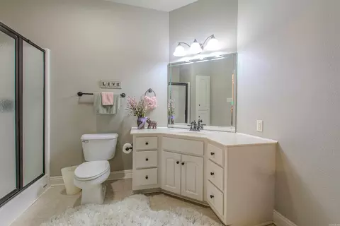 Bath - 511 Cobblestone Dr, Cabot, AR 72023 photo 5 of 6