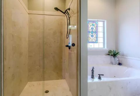 Bath - 511 Cobblestone Dr, Cabot, AR 72023 photo 3 of 6