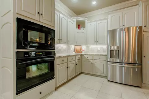Kitchen - 511 Cobblestone Dr, Cabot, AR 72023 photo 5 of 6