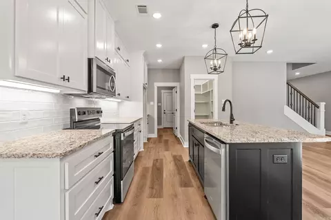 Kitchen - 1275 Acuff Ln, Conway, AR 72034 photo 3 of 3