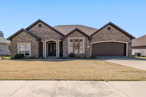 1204 Beaverhead Cv, Benton, AR 72015 photo 1