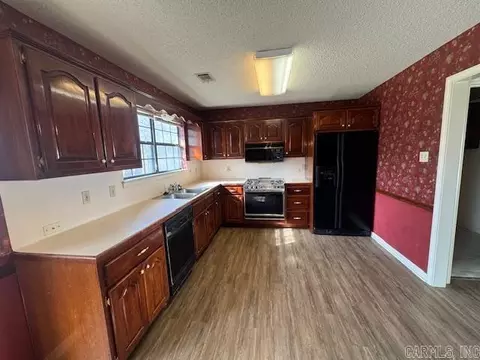 2305 Coral Tree Dr, Bryant, AR 72022 photo 3