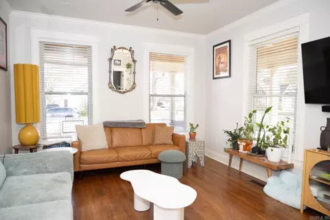 Living - 303 Oliver St, Conway, AR 72034 photo 2 of 2
