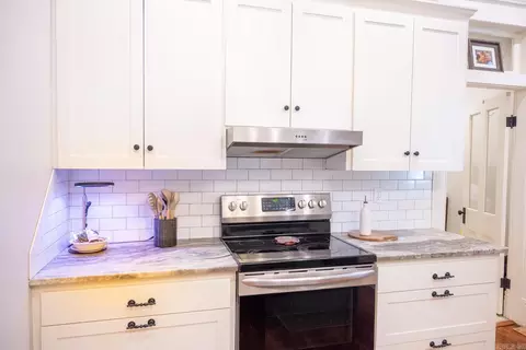 Kitchen - 303 Oliver St, Conway, AR 72034 photo 5 of 5
