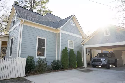 Exterior - 303 Oliver St, Conway, AR 72034 photo 8 of 11