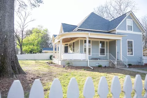 Exterior - 303 Oliver St, Conway, AR 72034 photo 2 of 11
