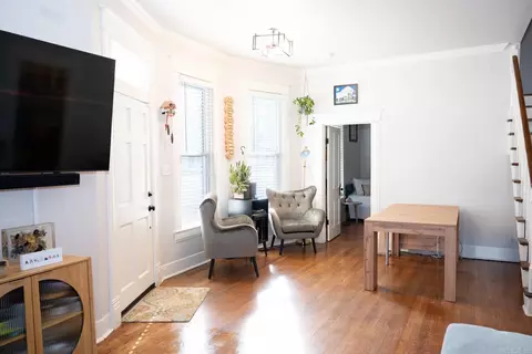 Entry Way - 303 Oliver St, Conway, AR 72034 photo 1 of 6
