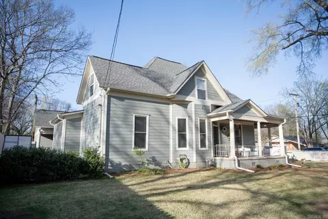 Exterior - 303 Oliver St, Conway, AR 72034 photo 4 of 11