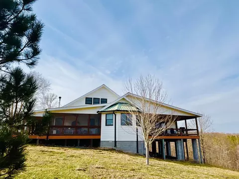 Exterior - 1915 Ridge Rd, Mountain View, AR 72560 photo 3 of 13