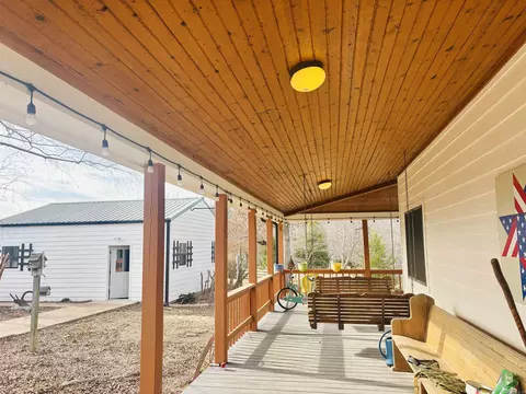 Exterior - 1915 Ridge Rd, Mountain View, AR 72560 photo 6 of 13