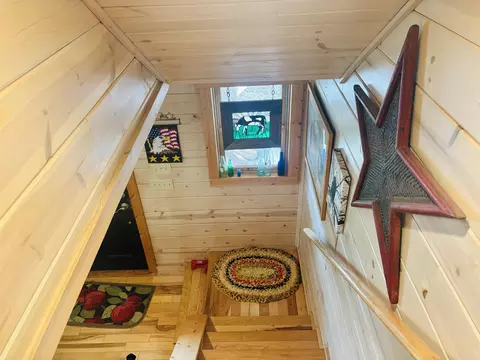 Entry Way - 1915 Ridge Rd, Mountain View, AR 72560 photo 2 of 2