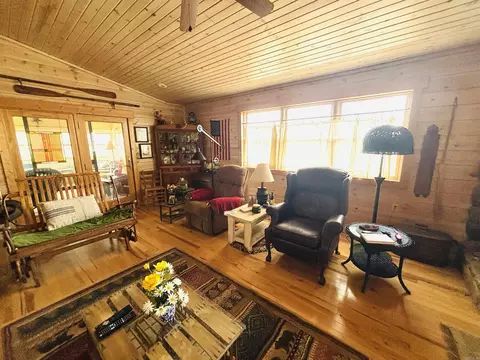 Living - 1915 Ridge Rd, Mountain View, AR 72560 photo 9 of 12