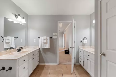 Entry Way - 141 Fuscata Loop, Lonoke, AR 72086 photo 2 of 2