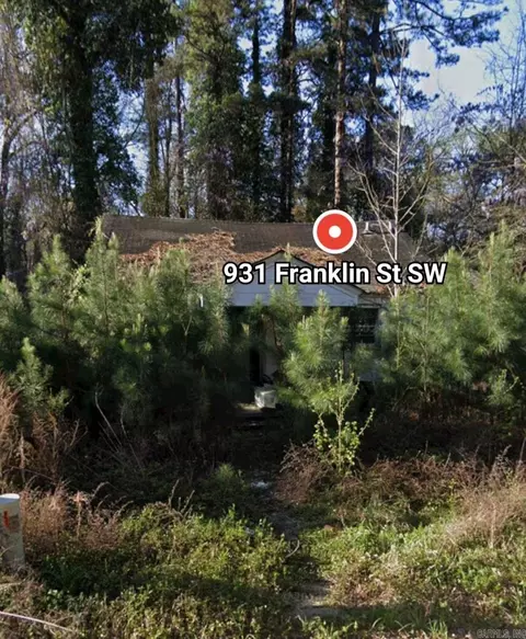 931 Franklin St, Camden, AR 71701